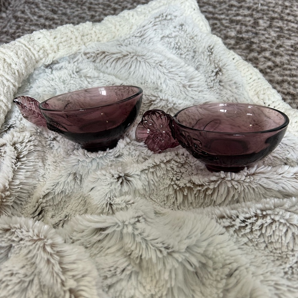 Tittot purple glass cups/servers